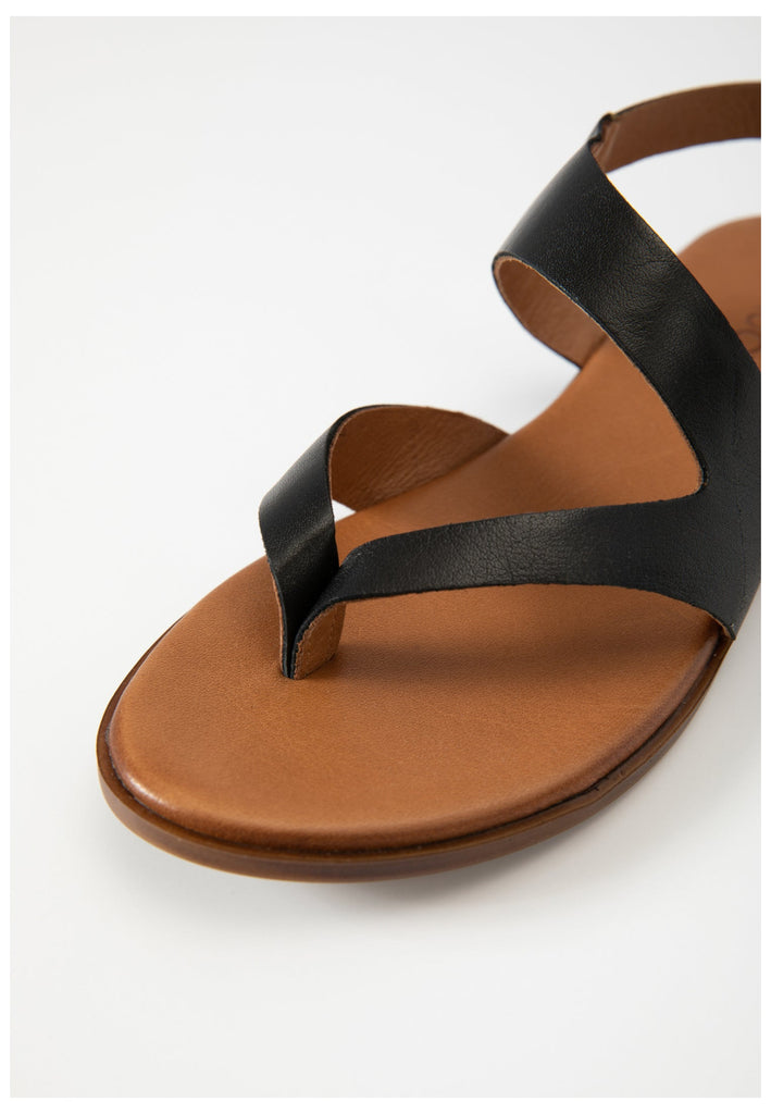 Inuovo Zehensteg Leder Schwarz - surf4shoes