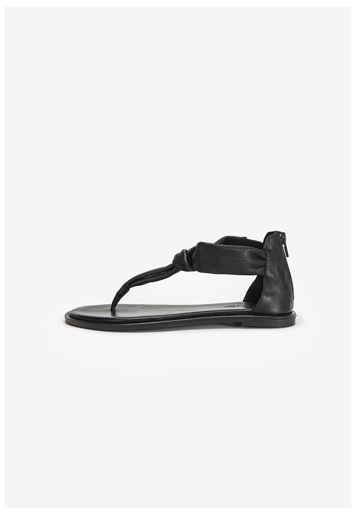 Inuovo Zehensteg Leder Schwarz - surf4shoes
