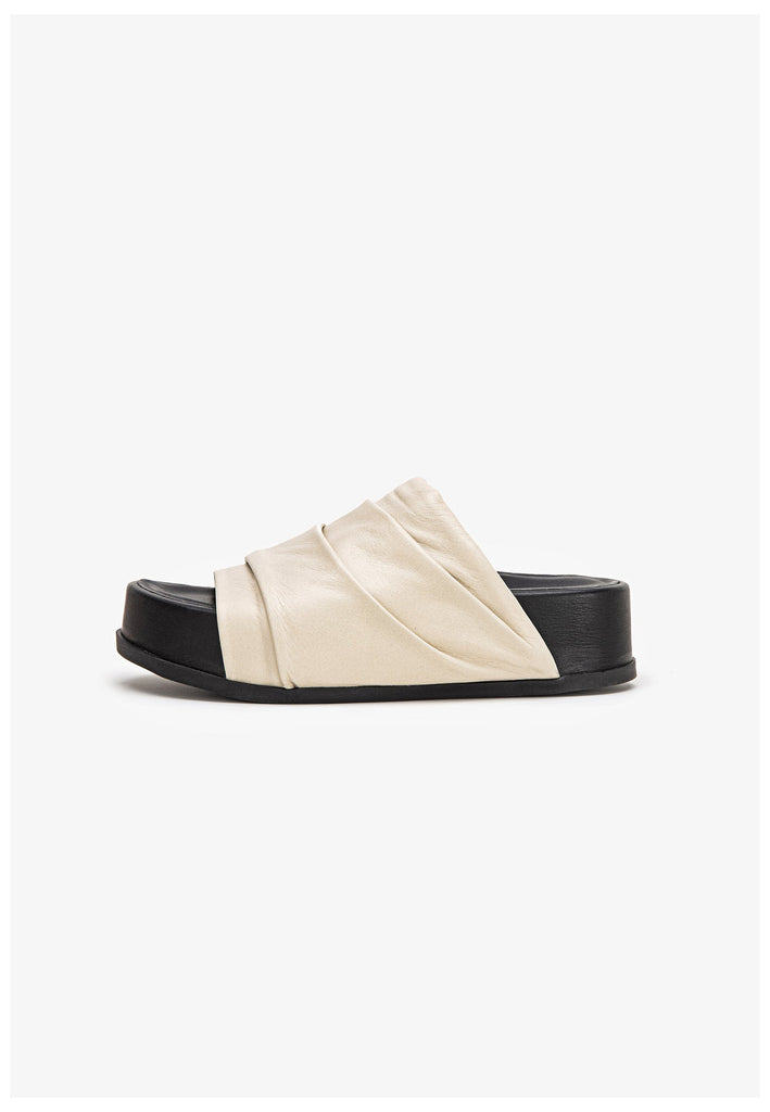 Inuovo Pantoletten Leder Hellbeige - surf4shoes