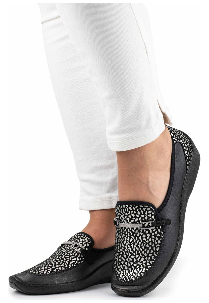 ARCOPEDICO Slipper Lederimitat Schwarz/Silber