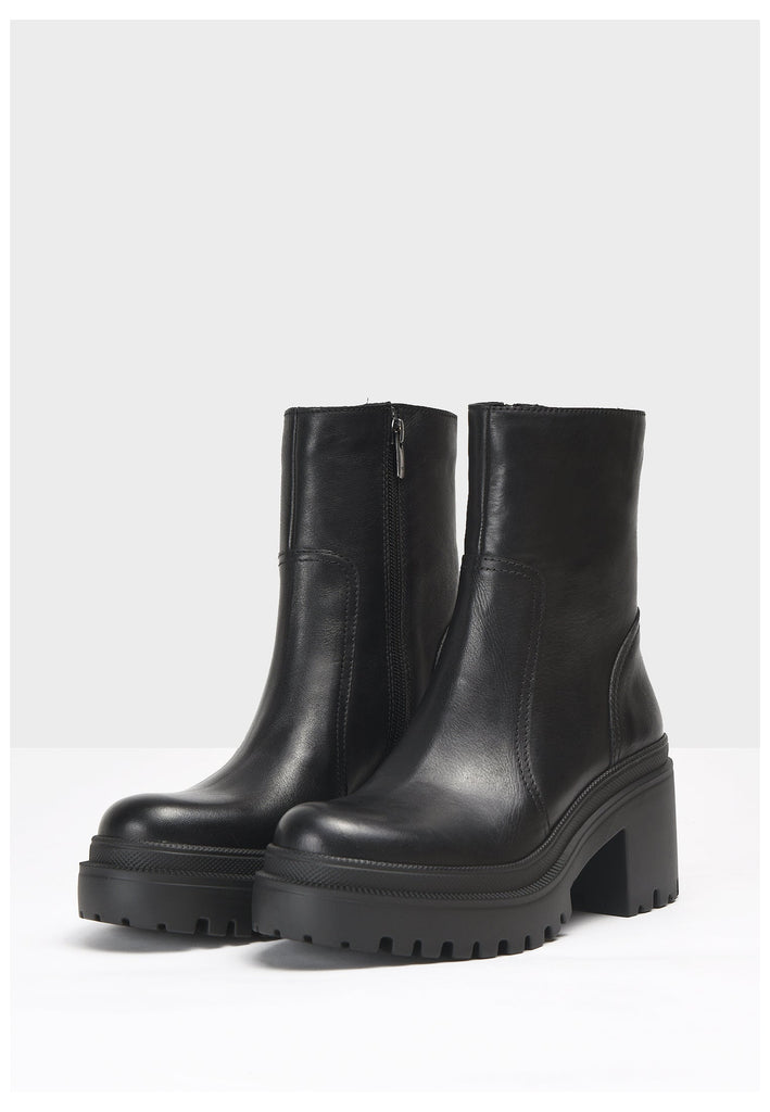 Inuovo Stiefelette Leder Schwarz