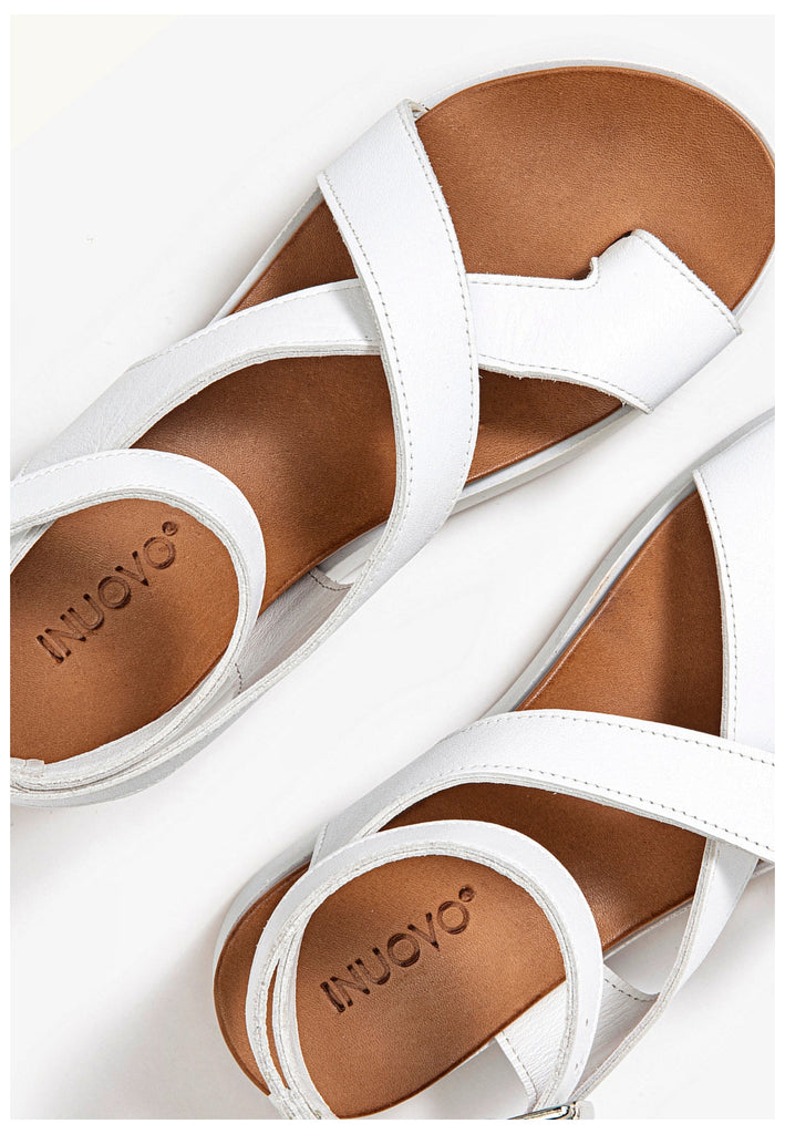 Inuovo Zehensteg Leder Weiß