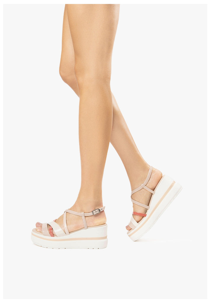 Nero Giardini Sandalen Lederimitat Beige