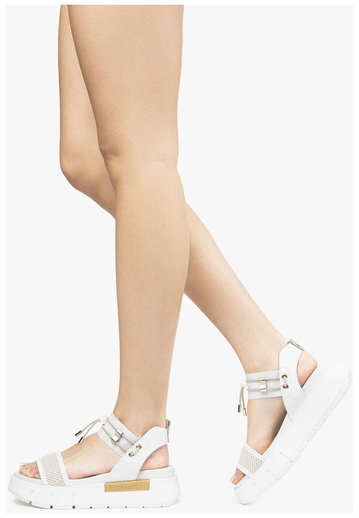 Nero Giardini Sandalen Lederimitat/Textil Weiß