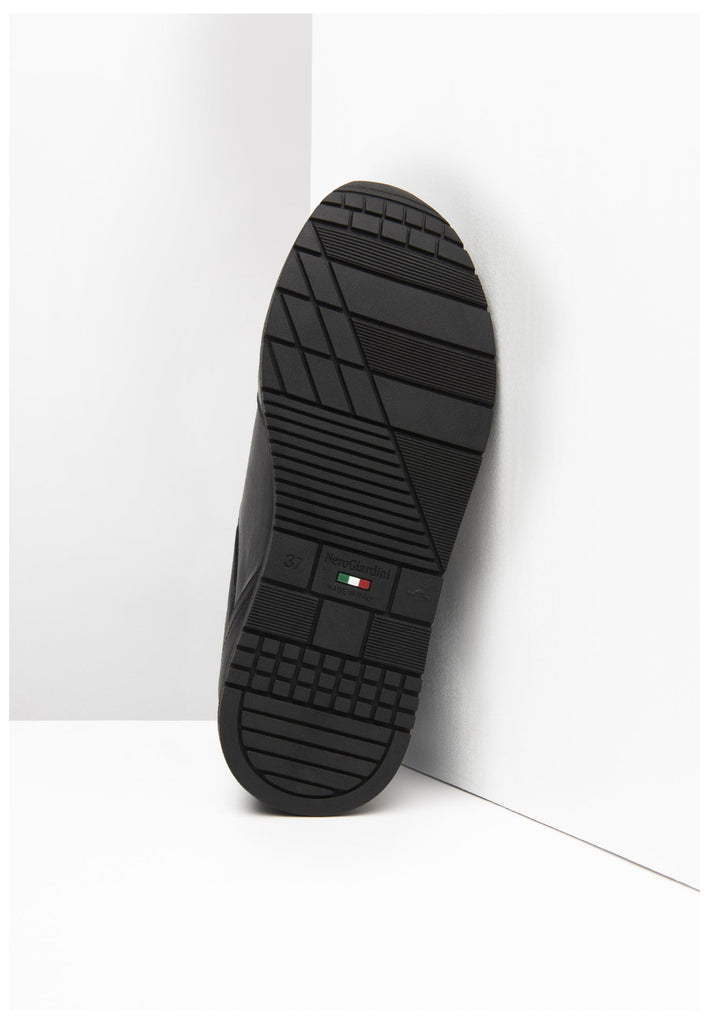 Nero Giardini Sneaker Leder Schwarz