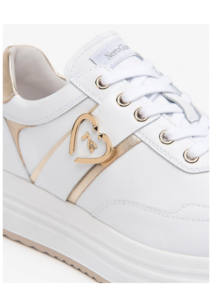 Nero Giardini Sneaker Lederimitat Weiß/Gold